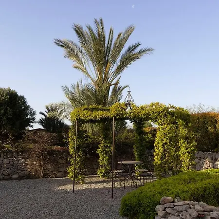 מלון Masseria Del Carrubo 4*
