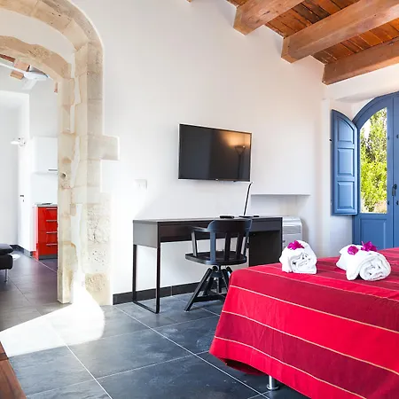 Masseria Del Carrubo מלון 4*
