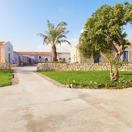 מלון Masseria Del Carrubo