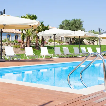 ホテル Masseria Del Carrubo 4*