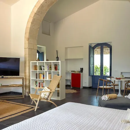 ホテル Masseria Del Carrubo 4*