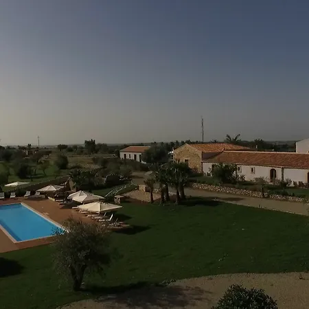 Masseria Del Carrubo 4*